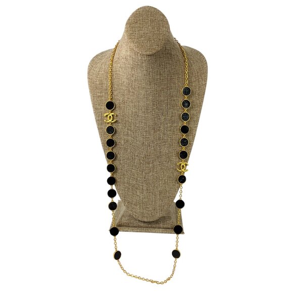 Chanel Black / Gold Cruise 2024 CC Logo Enamel Circle Pendant Long Necklace - Picture 1 of 7